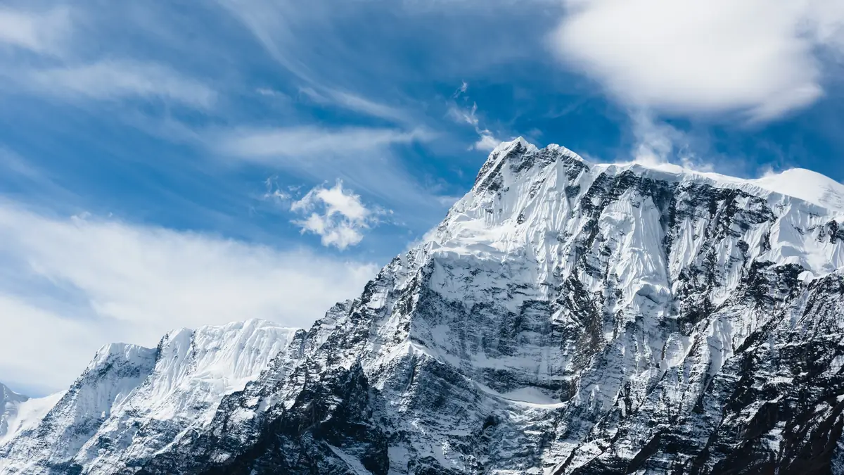 Annapurna II above the trail to Pisang