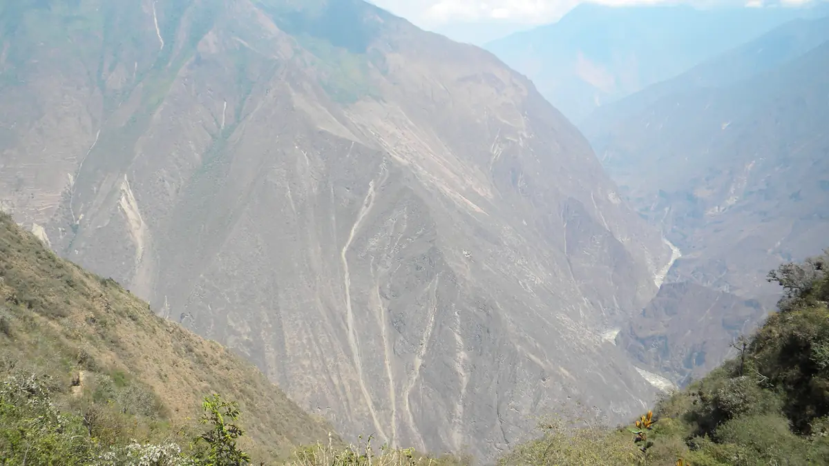 Die Hänge des Apurímac-Canyons, durch den der Weg nach Choquequirao führt