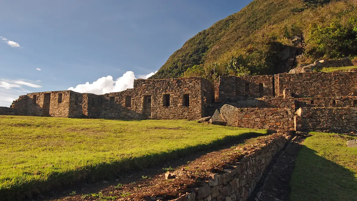 Buildings of Choquequirao in evening light