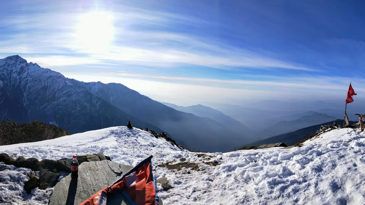 Aussichtspunkt auf 4.200 Metern im Winter, Blick über das Nebelmeer