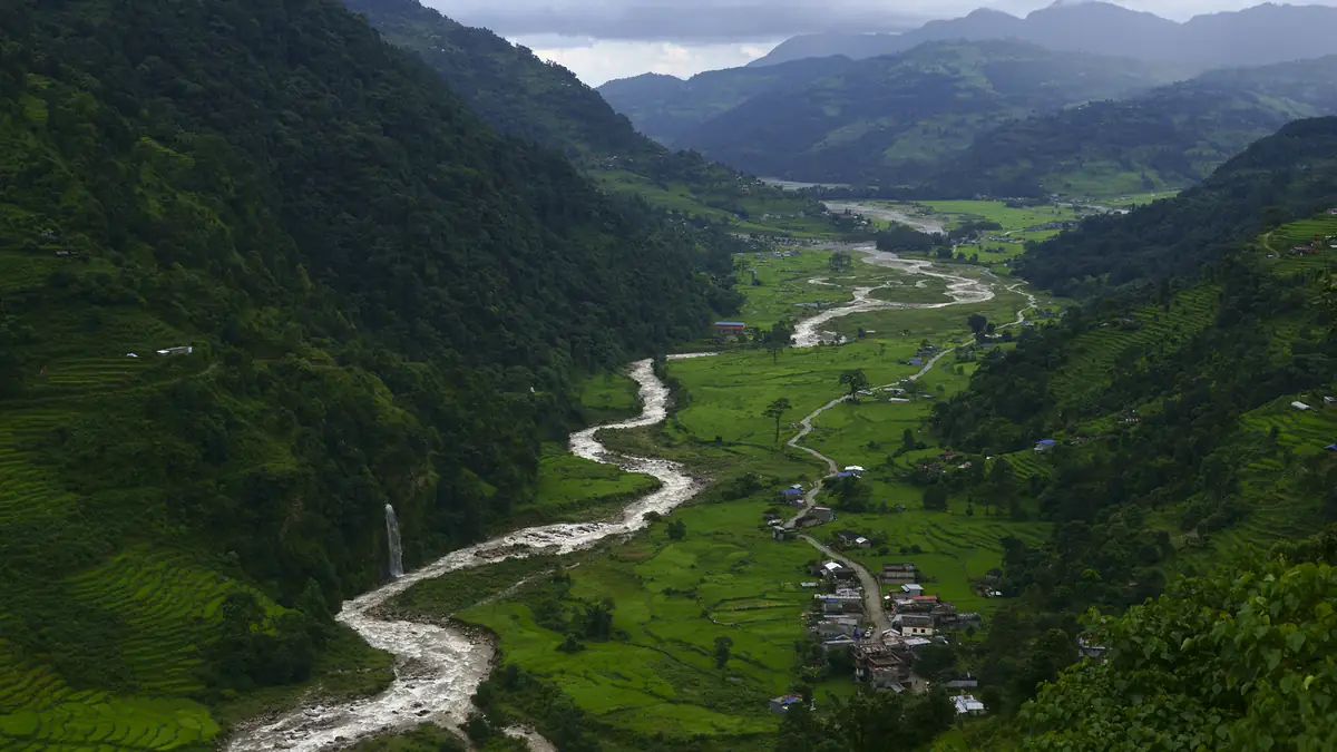 Das Tal des Mardi Khola mit Lwang und Ghalel
