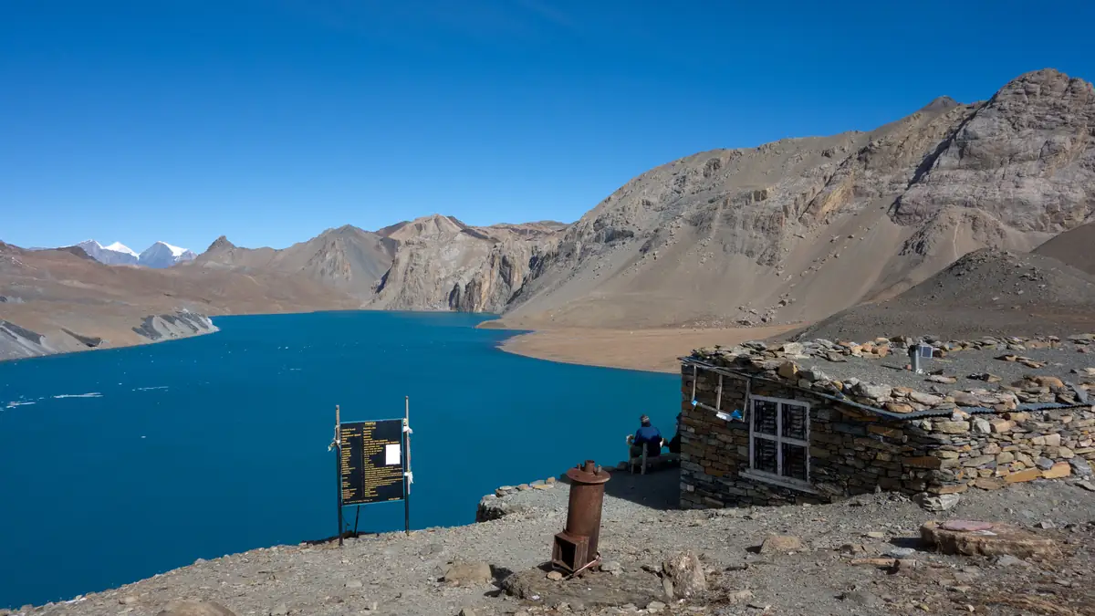 Das Teehaus am Ufer des Tilicho-Sees